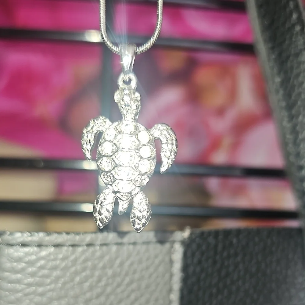 Silver Turtle Pendant Necklace